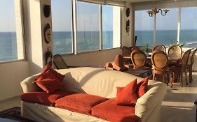 Extraordinary Seafront Apartment